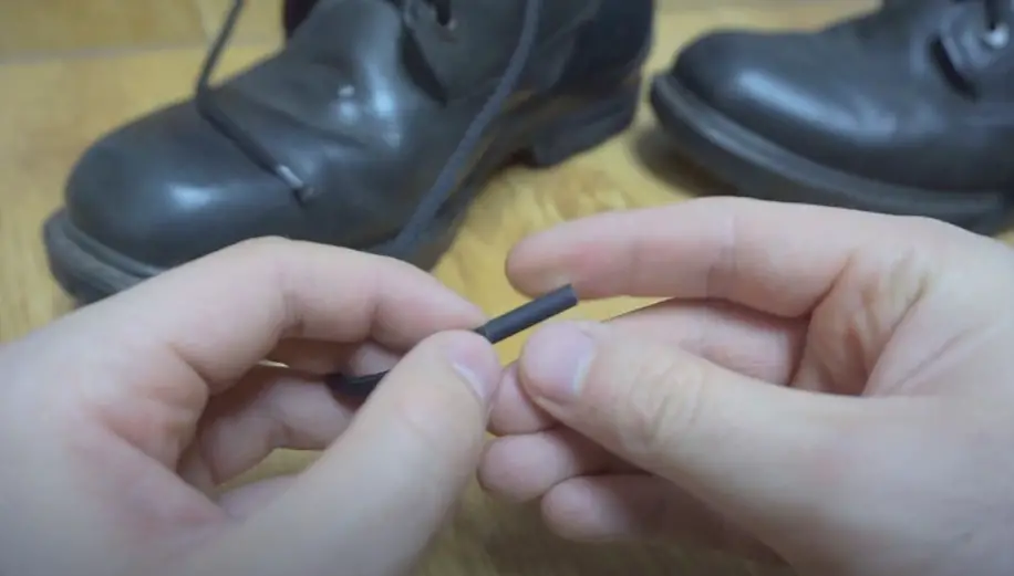 repair shoelace aglet with shrink tube
