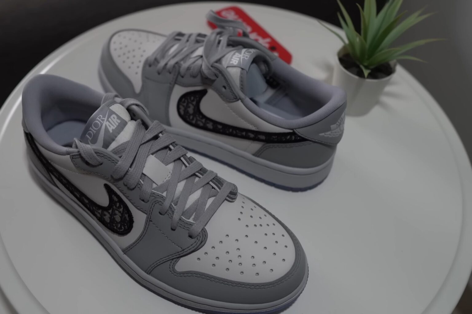 how much do dior jordan 1 cost