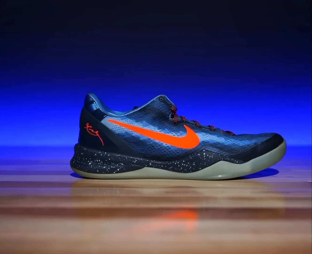 are they still selling kobe shoes